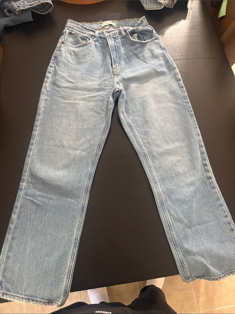 Abercrombie & Fitch Light Wash Relaxed Jeans